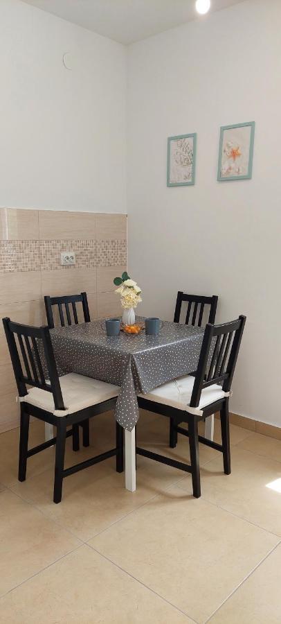 סקארדין Apartmani Dejan מראה חיצוני תמונה